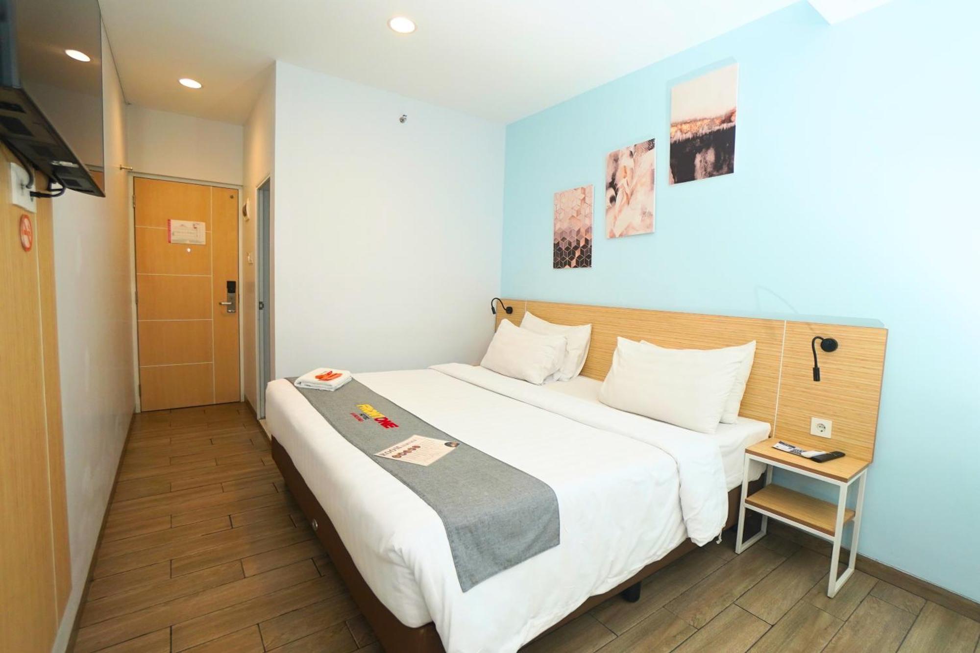 Front One Hotel Pasir Koja Bandung Exterior photo
